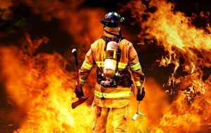 سختی‌های شغل یک آتش‌نشان/قم نخستین کلان‌شهر استاندارد ایران در ایستگاه‌های آتش‌نشانی
