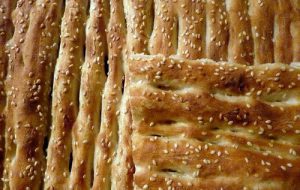پخت روزانه ۱۶ هزار قرص نان حضرتی در حرم حضرت معصومه (س)