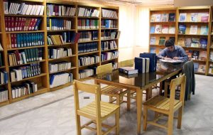 عضویت رایگان در کتابخانه های عمومی قم همزمان با هفته کتاب