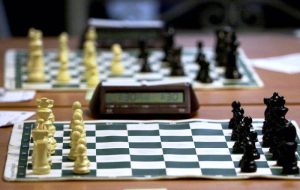 مسابقه شطرنج بزرگداشت روز دانش‌آموز در قم برگزار شد
